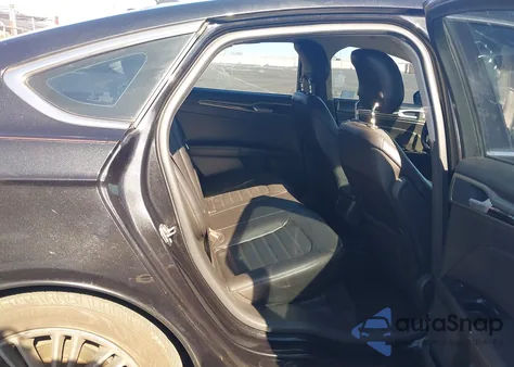 2013 Ford Fusion Se z USA, uszkodzony, nr VIN 3FA6P0H95DR272029